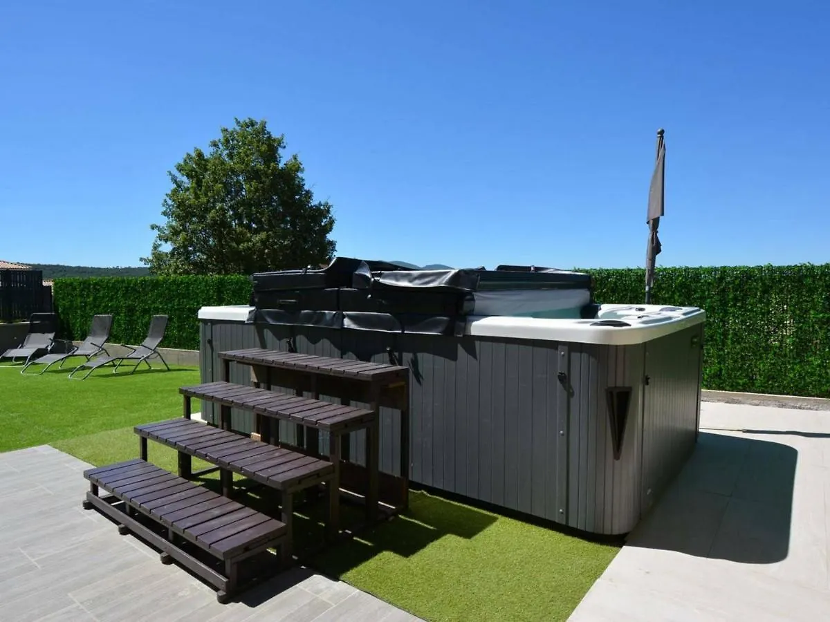 Villa 4 Suites Avec Spa De Nage, Terrasse Et Clim - Proche Centre Ruoms - Fr-1-382-149 0*,  France
