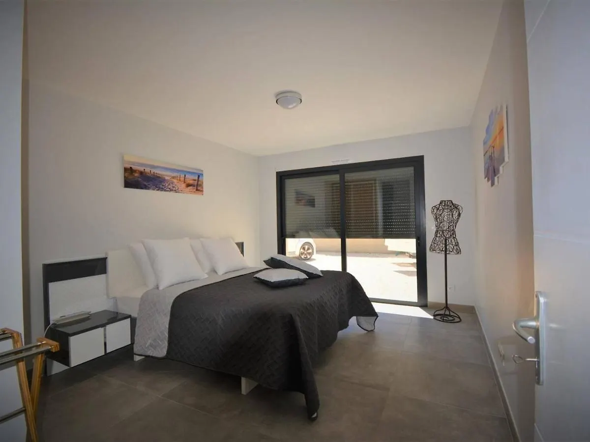 Holiday home Villa 4 Suites Avec Spa De Nage, Terrasse Et Clim - Proche Centre Ruoms - Fr-1-382-149